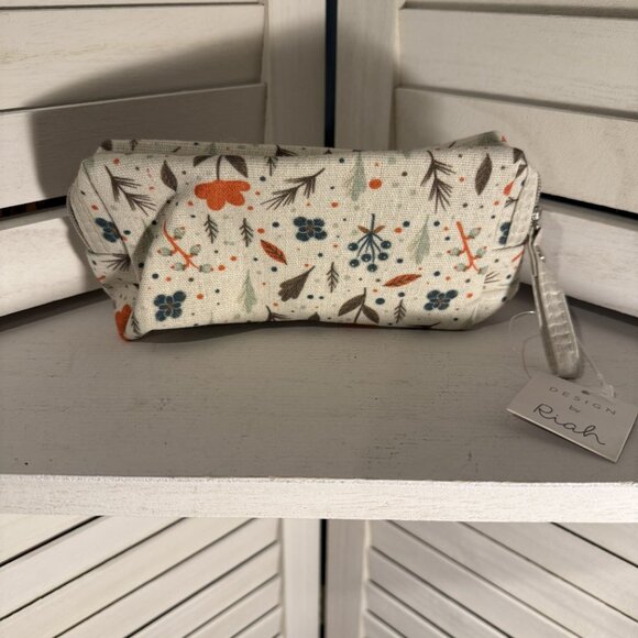 Floral Botanical Cosmetic Pouch – NWT, 100% Polyester - Picture 2 of 2